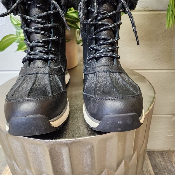 COPY - UGG ADIRONDACK III QUILT BLACK BOOTS Size 7.5 - Picture 3 of 15
